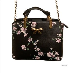 LD Black Crossbody Chain Strap Purse